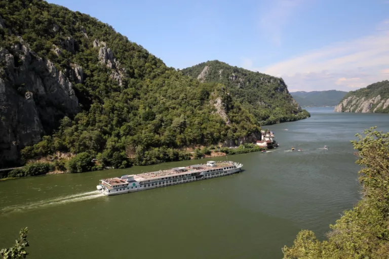 Riverside Luxury Cruises